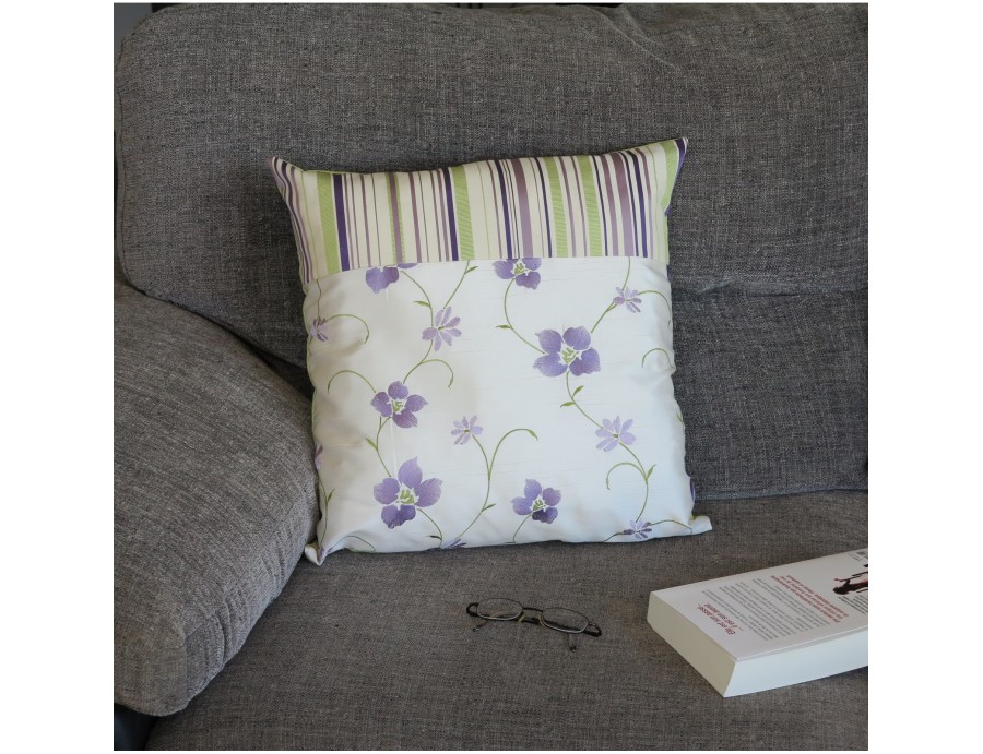 Housse de coussin ZOE violet 45 x 45 cm Housse de coussin ZOE violet 45 x 45 cm